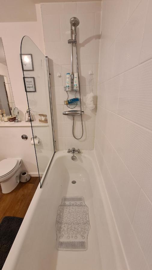 Luxury 2 Bed Apt With Free Wi-Fi & Parking مانشستر المظهر الخارجي الصورة